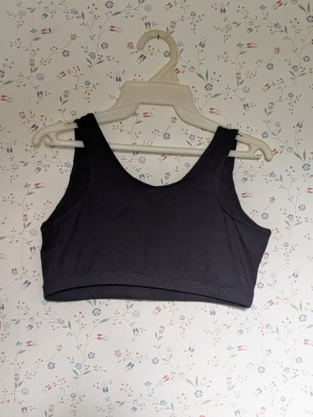 Fruit of the Loom Black Women's Everyday Scoop Neck Crop Tank Top